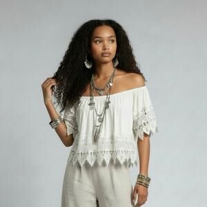 Womens Iris Boho White Off-the-Shoulder Lace Trim Crop Top White M